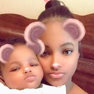 Meet your Posher, Alexis